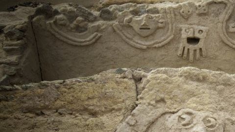 Se cree que las imágenes talladas representan la esperanza de que llegue la lluvia.