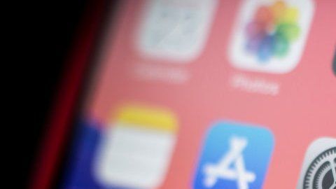 La nueva versión de iOS contiene un error que permite "liberar" los iPhone.