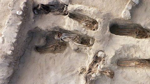 Los expertos creen que los niños fueron sacrificados para apaciguar a los dioses.