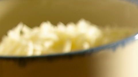 Explota tu creatividad y crea tus propias versiones de enchiladas con tus salsas y rellenos favoritos.