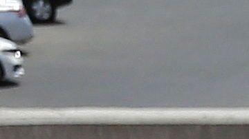 Decenas han dejado ofrendas cerca del lugar de  la masacre en El Paso.