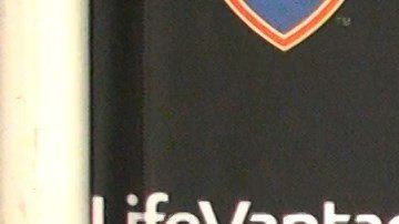 Mike Petke fue removido de su cargo como DT por grito homofóbico a un árbitro.