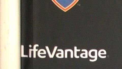 Mike Petke fue removido de su cargo como DT por grito homofóbico a un árbitro.