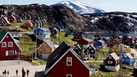 Casas en el pueblo de Upernavik en Groenlandia Occidental.