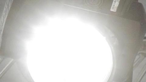 El presidente francés Emmanuel Macron durante una sesión de trabajo del G7, que se celebra en Biarritz, Francia. La silla vacía corresponde al presidente Donald Trump.