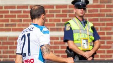 Luis Suárez sufrió una lesión ante el Athletic de Bilbao y tuvo que abandonar el terreno.