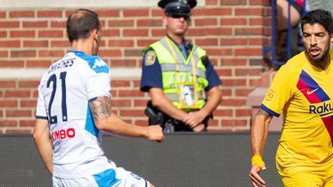 Luis Suárez sufrió una lesión ante el Athletic de Bilbao y tuvo que abandonar el terreno.