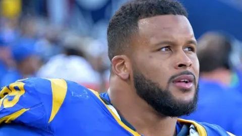 Aaron Donald, número 99 de Los Angeles Rams.