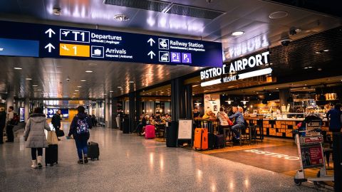 Cuidado con las tentaciones que te puedes encontrar en el aeropuerto.