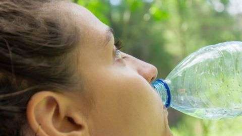 El aeropuerto está cumpliendo con una normativa municipal aprobada en el 2014.