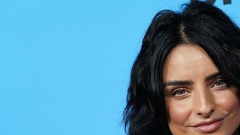 Aislinn Derbez.