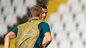 Ajax enfrentará al APOEL de Chipre por uno de los 6 boletos que quedan para la Champions League.
