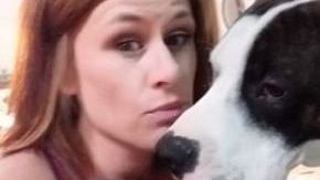 Vecinos vieron cuando Comou puso el cuerpo de Amanda Custer en la maleta del carro.