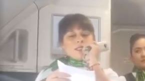 Las azafatas no pudieron contener el llanto.