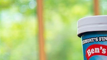 Aunque el cofundador apoya al senador Sanders, la empresa Ben & Jerry's se ha desligado del producto.