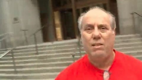 Ben Sprecher al salir de la corte el martes 13