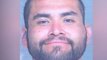 El hombre fue identificado como Zachary Castañeda, un conocido pandillero de la zona.