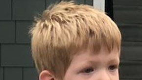 Jessi McCombs asegura que personas fingieron ser agentes para robarle a su hijo.