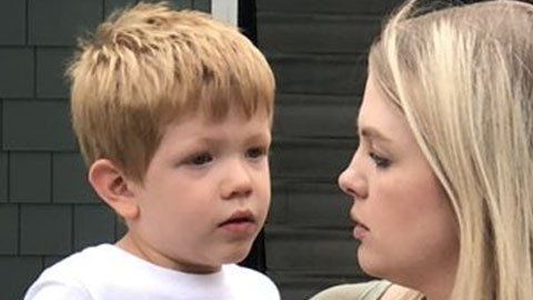 Jessi McCombs asegura que personas fingieron ser agentes para robarle a su hijo.