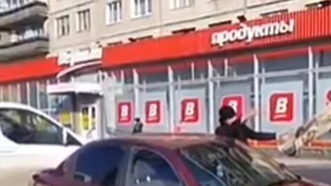 Lo hizo luego de enterarse que su pareja había tenido sexo con otro.