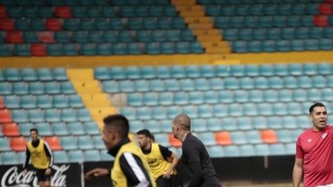 Esto no es una broma: 'Chiquimarco' dejó la ocarina por la tabla de formaciones y ahora dirige al Salamanca de españa