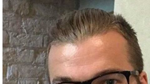 Hay quienes le encuentran parecido con Chris Hemsworth.