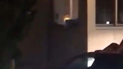 El conductor salió del parqueadero del puerto con la mujer y otro pasajero.