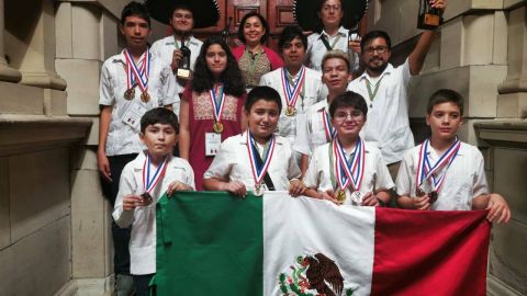 Los pequeños que participaron fueron apoyados por Guillermo del Toro.