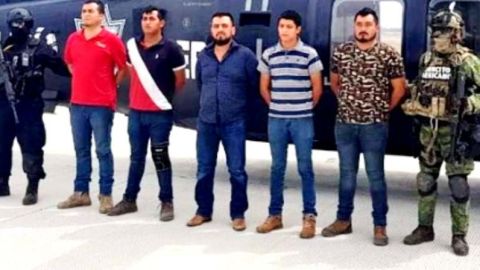 "El 20" (camisa azul al centro) fue detenido en marzo en una finca en Jalisco.