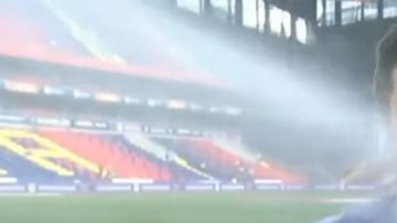 A pesar de estar siendo empapado, Evnevich fue todo un profesional y nunca dejó de dar su comentario