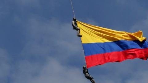 La presentación de la Fuerza Aérea Colombiana marcaba el cierre de la feria de dos semanas.