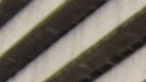 La policía de Portland vigila a los manifestantes durante un mitin de extrema derecha.