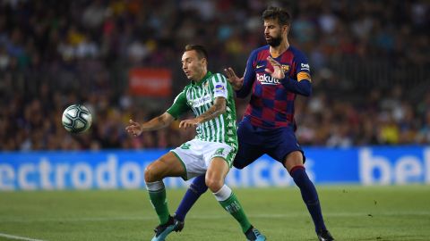 Piqué festejó su partido 500 vistiendo la playera del Barcelona.