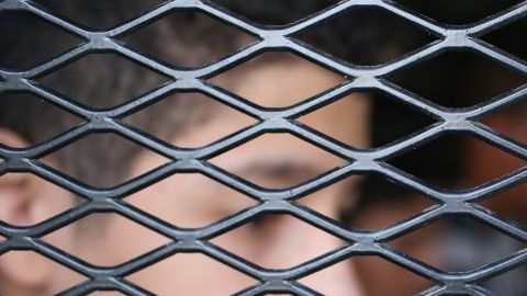 Defensores de migrantes alertan de que medida echa abajo el Acuerdo Flores de 1997.