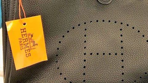 Un bolso de Hermes puede costar entre $2,000 y $30,000 dólares.