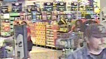 La Policía de El Paso busca a este hombre que se cree que salvó a varias personas.