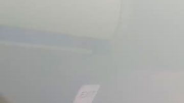 Los pasajeros vivieron verdaderos momentos de terror cuando la cabina del avión comenzó a llenarse humo.