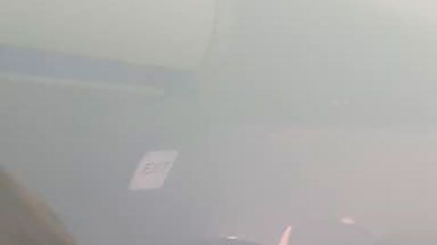 Los pasajeros vivieron verdaderos momentos de terror cuando la cabina del avión comenzó a llenarse humo.