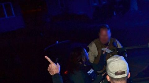 73 de los detenidos en la redada aún no saben si serán deportados.