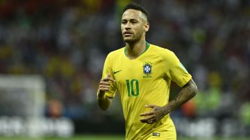 Neymar dijo sentirse aliviado, mas no feliz por el archivo de la denuncia de violación en su contra.