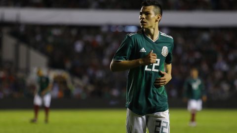 Hirving Lozano tendría que convencer a su esposa para que su fichaje con el Napoli fuera una realidad.