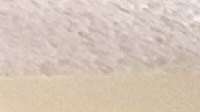 Flor García fue liberada del Centro de Detención Adelanto tras 17 meses de arresto. Sus hijas la recibieron adornando su recámara con los dibujos y cartas que ella les mandó desde el centro de detención.. (Araceli Martínez/La Opinión).