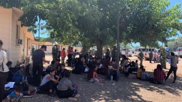 Las tres grupos de inmigrantes llegaron en una semana a Tucson (Arizona).