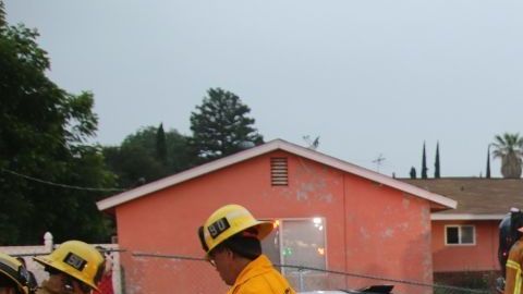 Los bomberos sacaron a dos pacientes de vehículos en estado crítico y transportaron a un tercer paciente con lesiones moderadas.