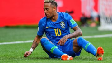 Neymar sufrió una fuerte lesión la temporada anterior y podría sequir 'tocado'.