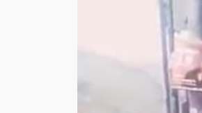 Varias personas grabaron la pelea, más no detuvieron a los hombres.