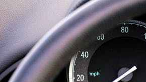 Tu auto pudiera ya contar con un sistema de control de velocidad, conocido como "cruise control"