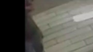 El hombre no soportó que los trabajadores no fueran capaces de cumplir con su orden.