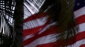 Renata Notni y Sebastián Rulli grabando una escena de "El Dragón" en Miami