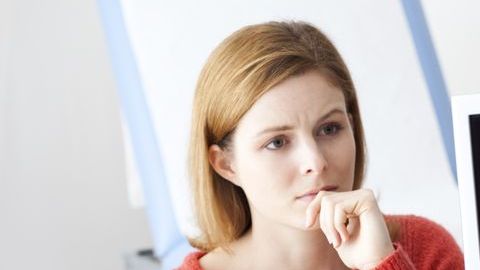 Fumar disminuye el flujo de sangre hacia los riñones, lo que deteriora su funcionamiento e incrementa la posibilidad de tener cáncer renal.